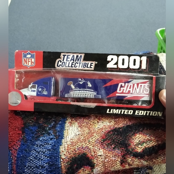 Diecast metal semi truck limited edition 2001 new in the box - Picture 1 of 3